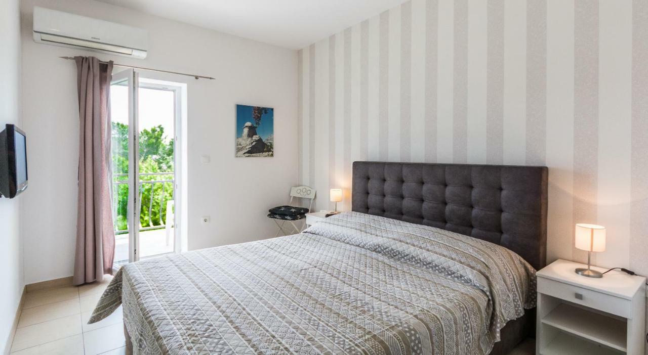 Rooms & Apartments Bruno Stobrec Exterior photo